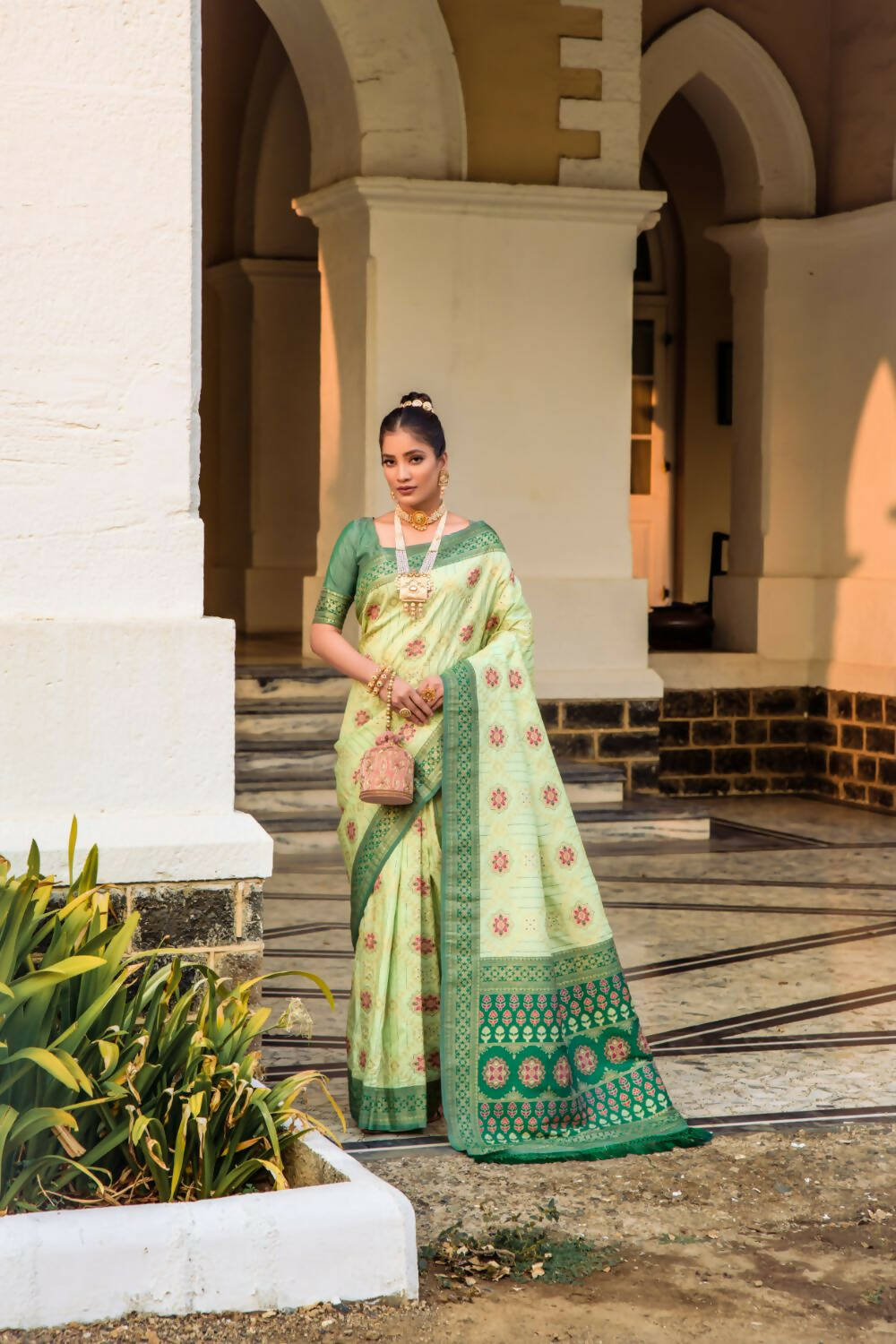 Vishnu Weaves Women's Sea Green Patola Banarasi Silk Meenakari Zari Woven Saree with Blouse - Distacart