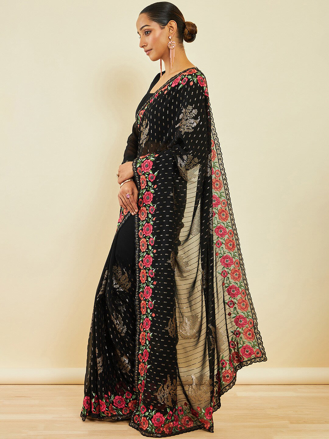 Soch Black & Pink Embellished Sequinned Saree - Distacart