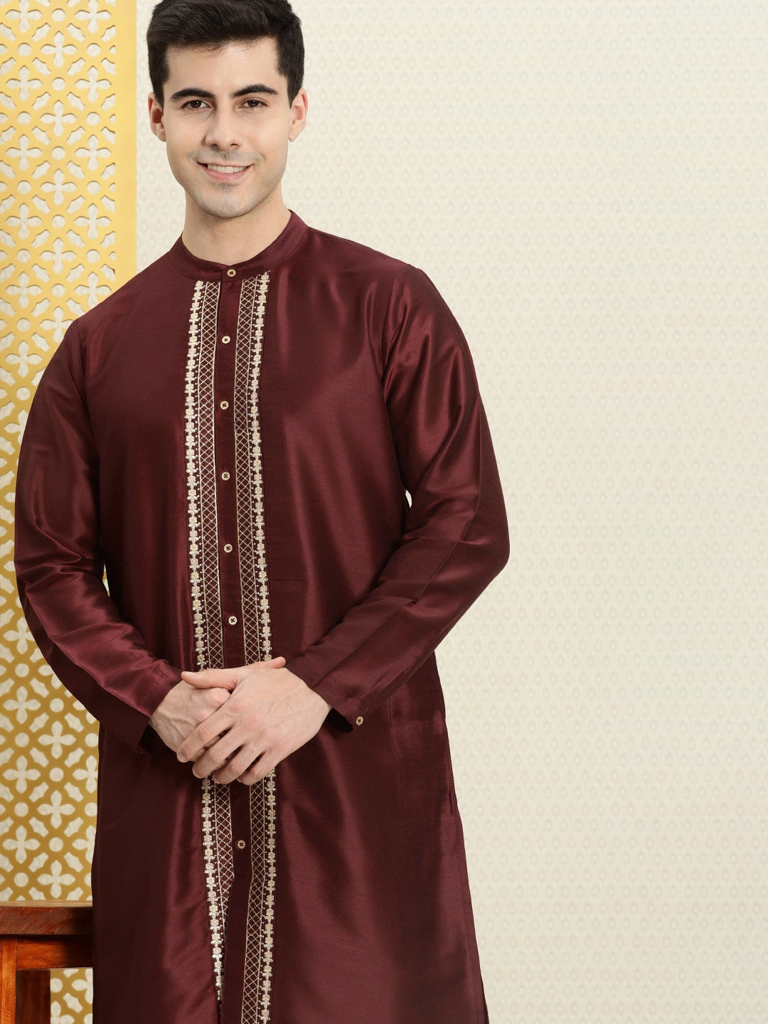 House of Pataudi Men Embroidered Jashn Kurta - Distacart