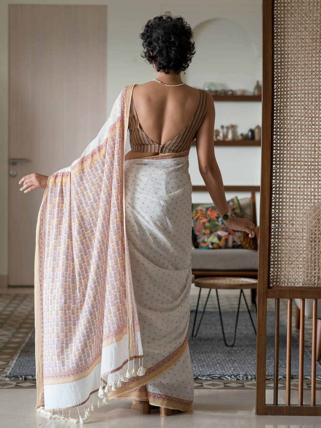 Suta White Woven Design Pure Cotton Saree - Distacart