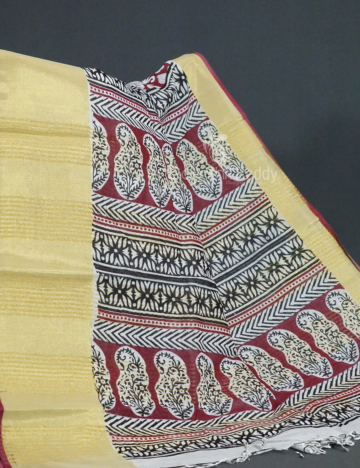 Gleaming Dark Maroon Kalamkari Cotton Linen Printed Saree By Gayathri Reddy Designer Studio - Distacart