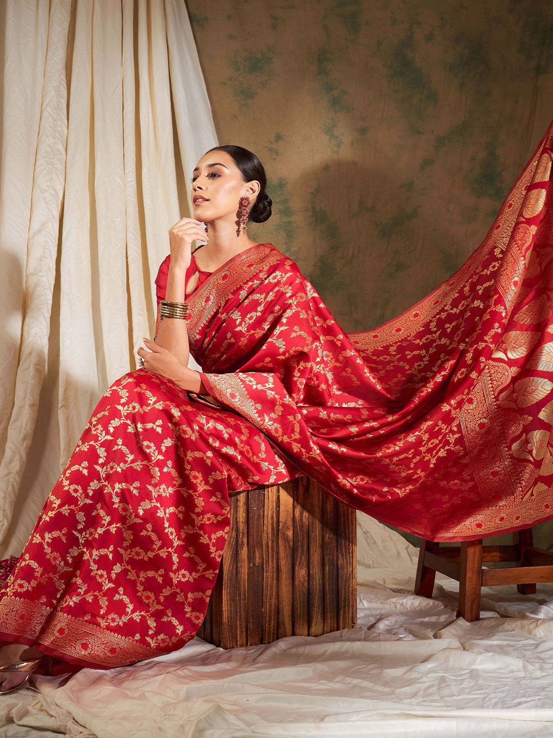 Sangria Red Floral Woven Design Zari Kanjeevaram Saree - Distacart