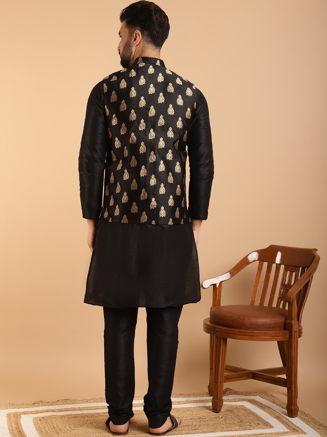 Sojanya Band Collar Regular Kurta & Churidar With Nehru Collar - Distacart