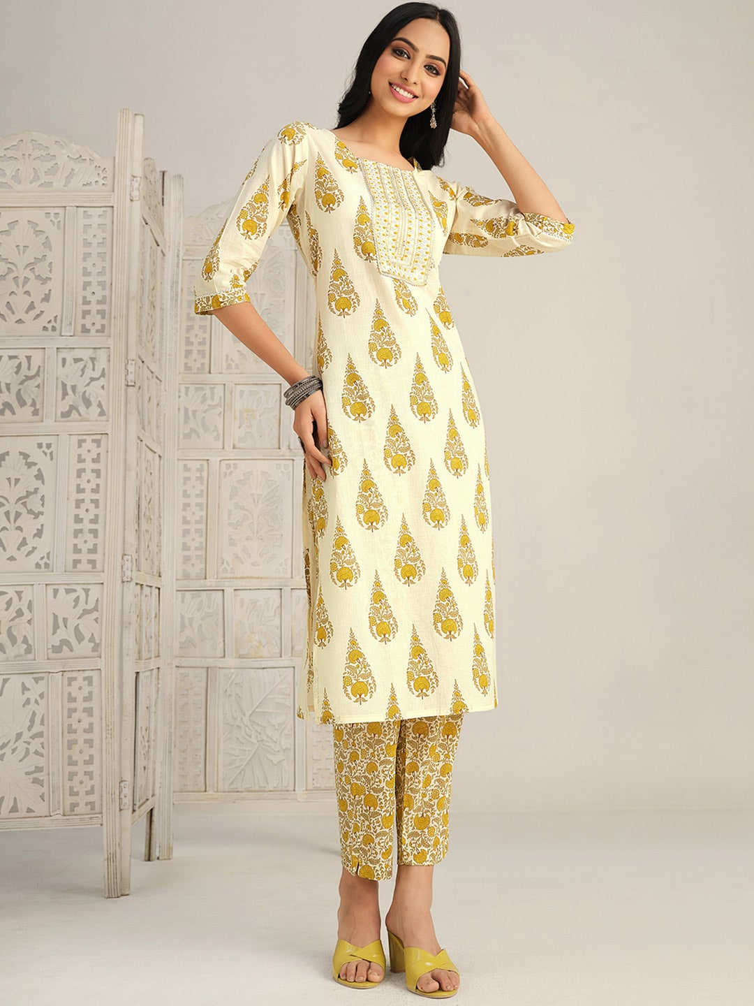 Sangria Ethnic Motifs Printed Gotta Patti Kurta With Trouser & Dupatta - Distacart