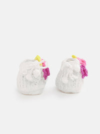 Thumbnail for Chutput Kids Woollen Hand Knitted Flower Detailed Booties - White - Distacart