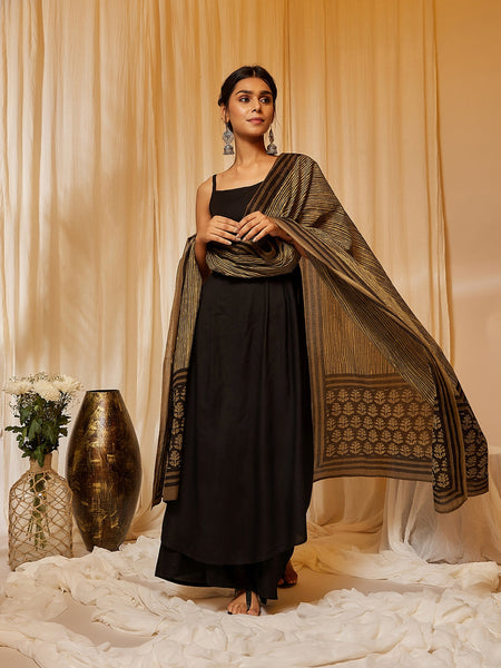 InWeave Women's Black Strappy Kurta Palazzo Set With Green Boota Dupatta - Distacart