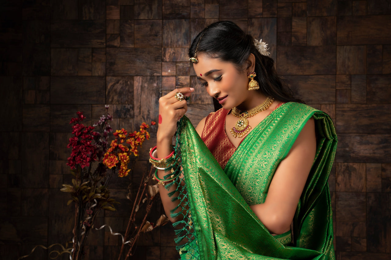 Vardha Clover Green Golden Zari Kanjeevaram Silk Saree