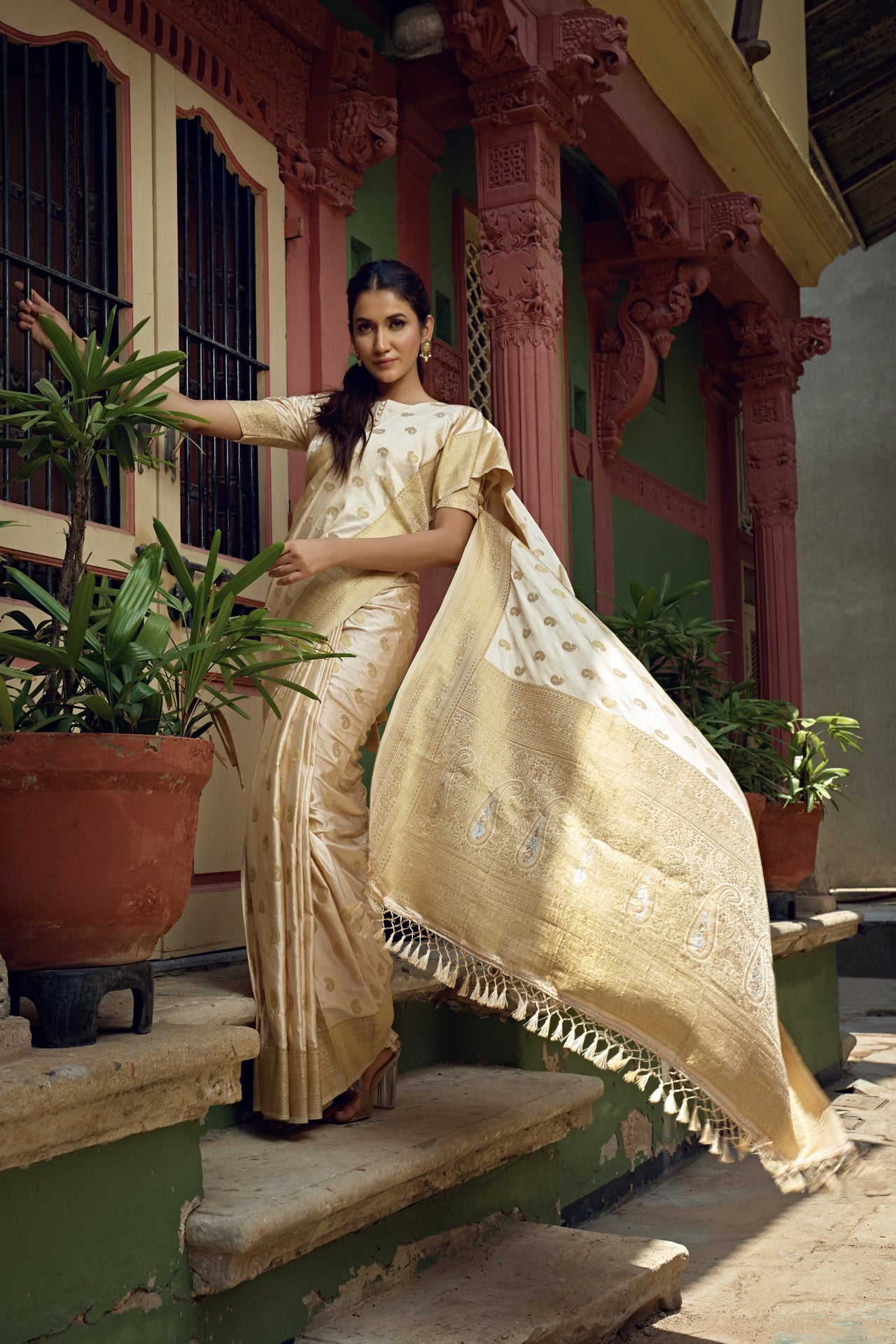 Vardha Ivory White Golden Zari Banarasi Satin Silk Saree