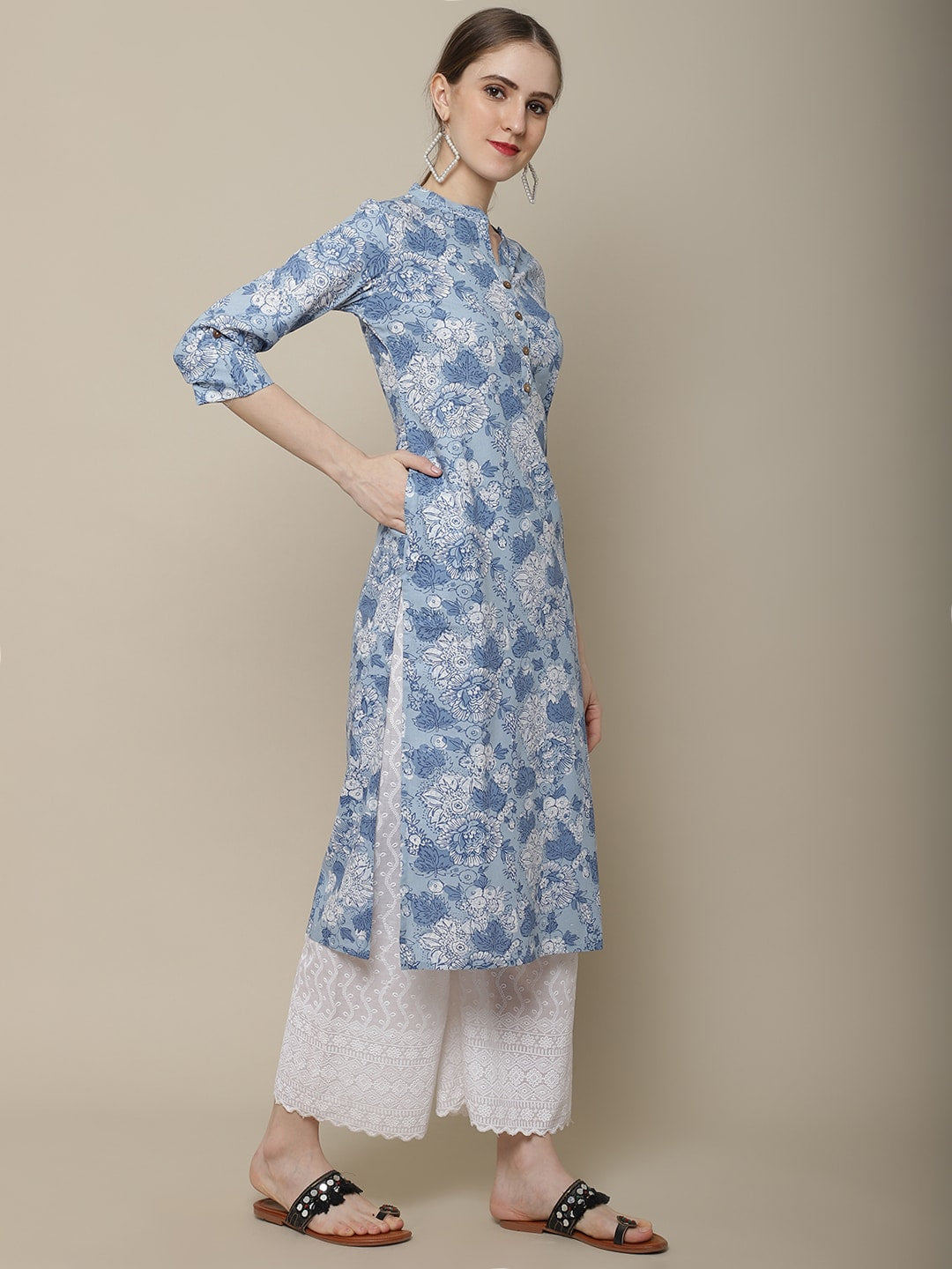 Sangria Women Blue & White Cotton Floral Printed Kurta - Distacart