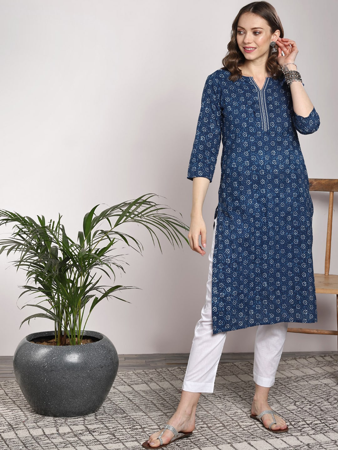 Sangria Women Navy Blue Printed Straight Kurta - Distacart