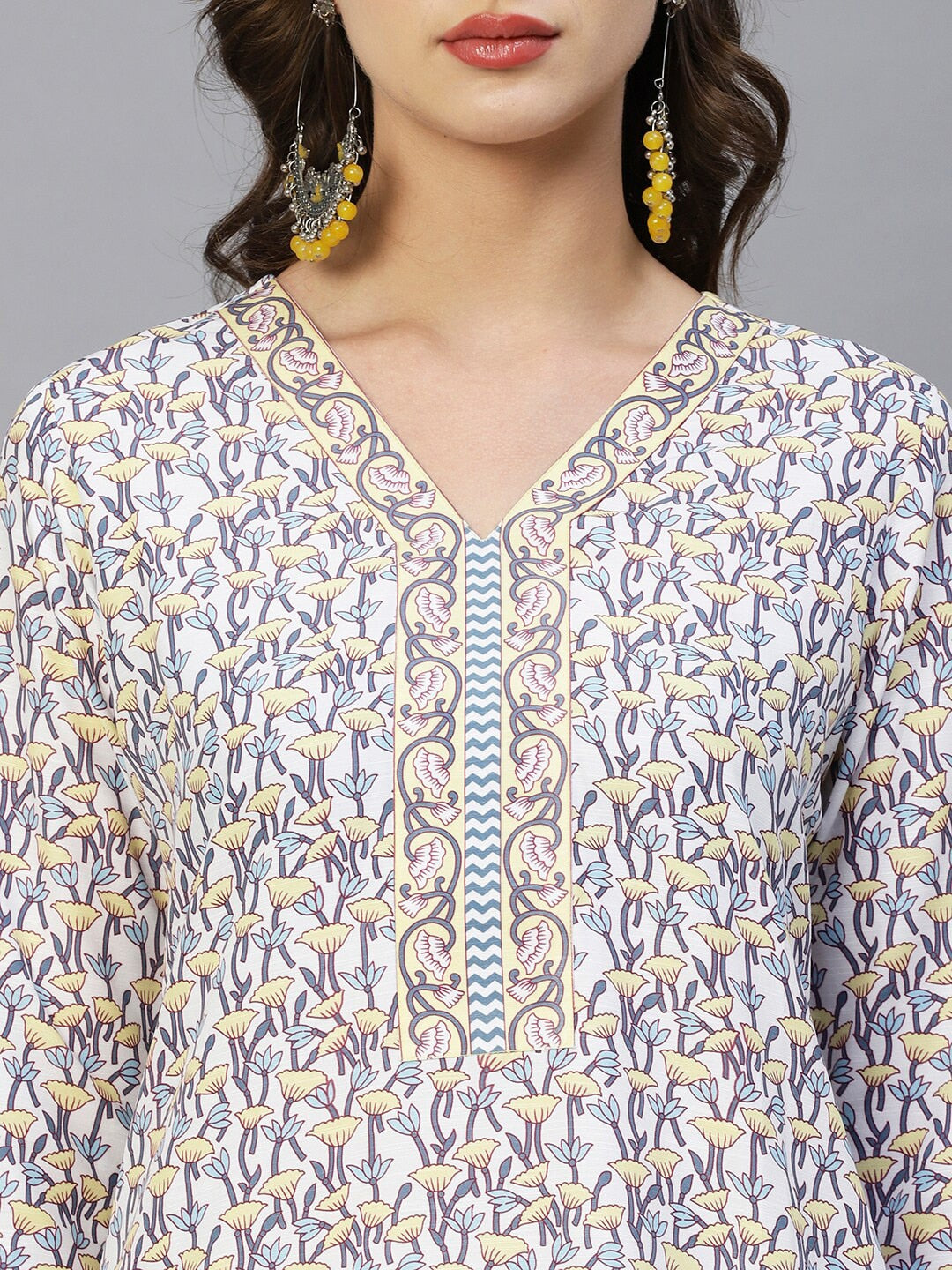 Kalini Floral Printed Regular Kurta With Trousers & Dupatta - Distacart