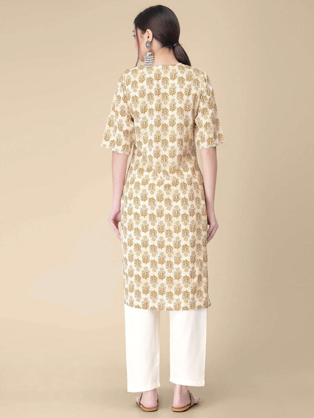 Kalini Floral Printed Regular Kurta with Trousers - Distacart