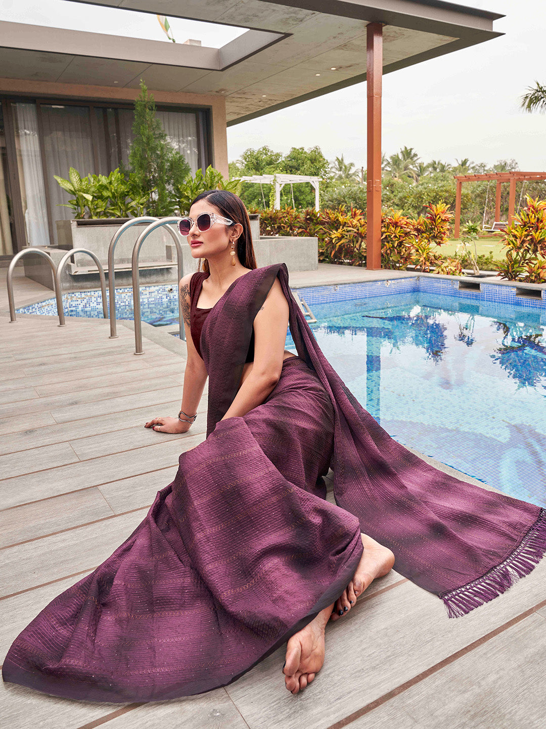 Tikhi Imli Woven Design Embellished Sequinned Saree With Tassles - Distacart