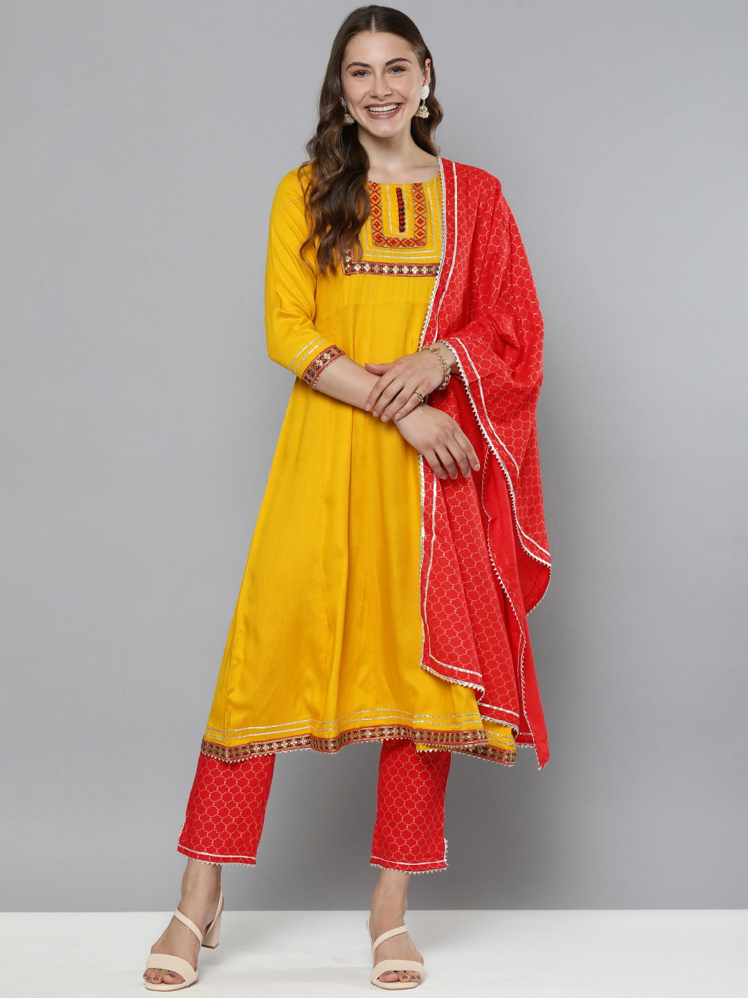 HERE&NOW Floral Yoke Design Regular Thread Work Kurta with Trousers & With Dupatta - Distacart