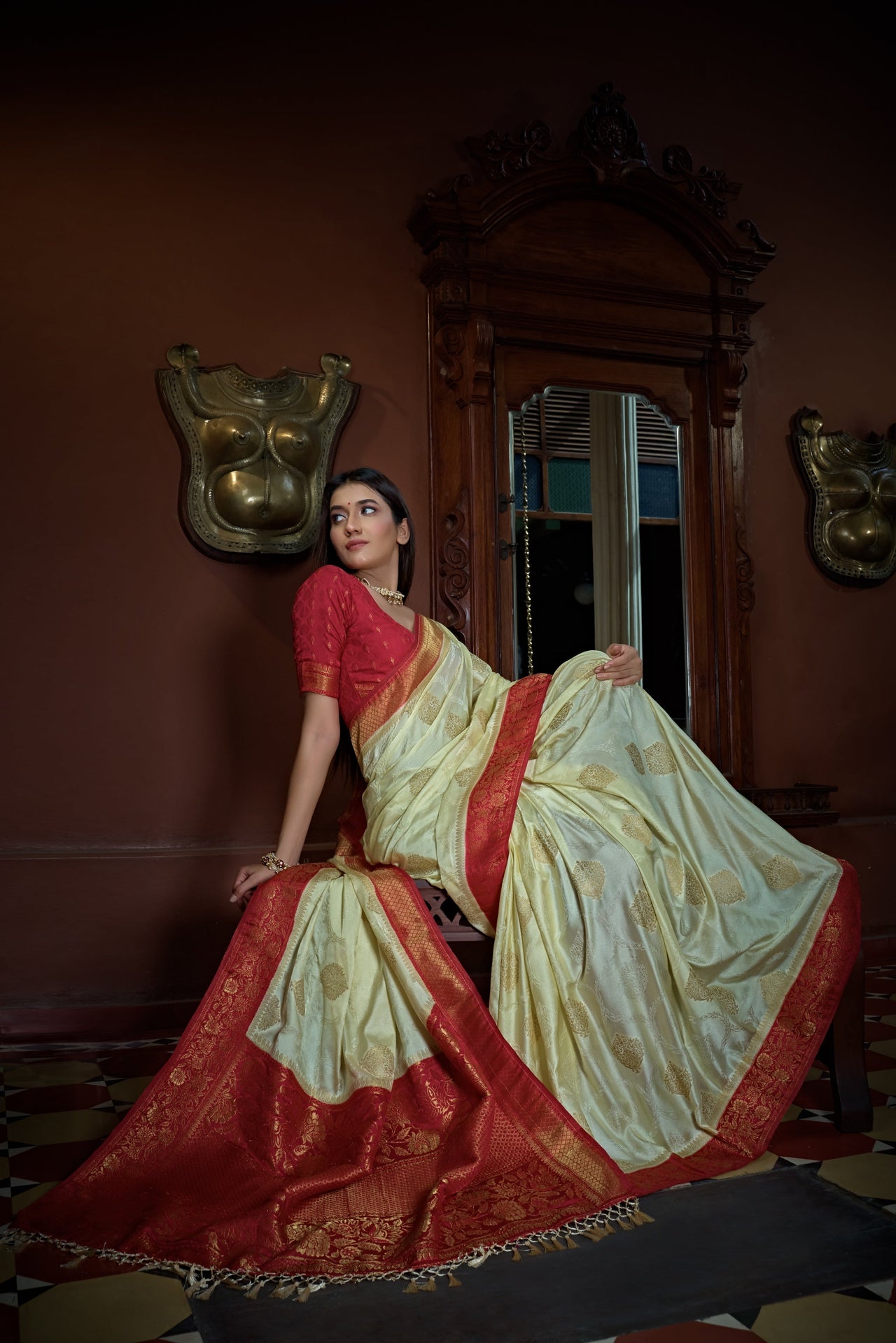 Vardha Parchment White Golden Zari Banarasi Satin Silk Saree