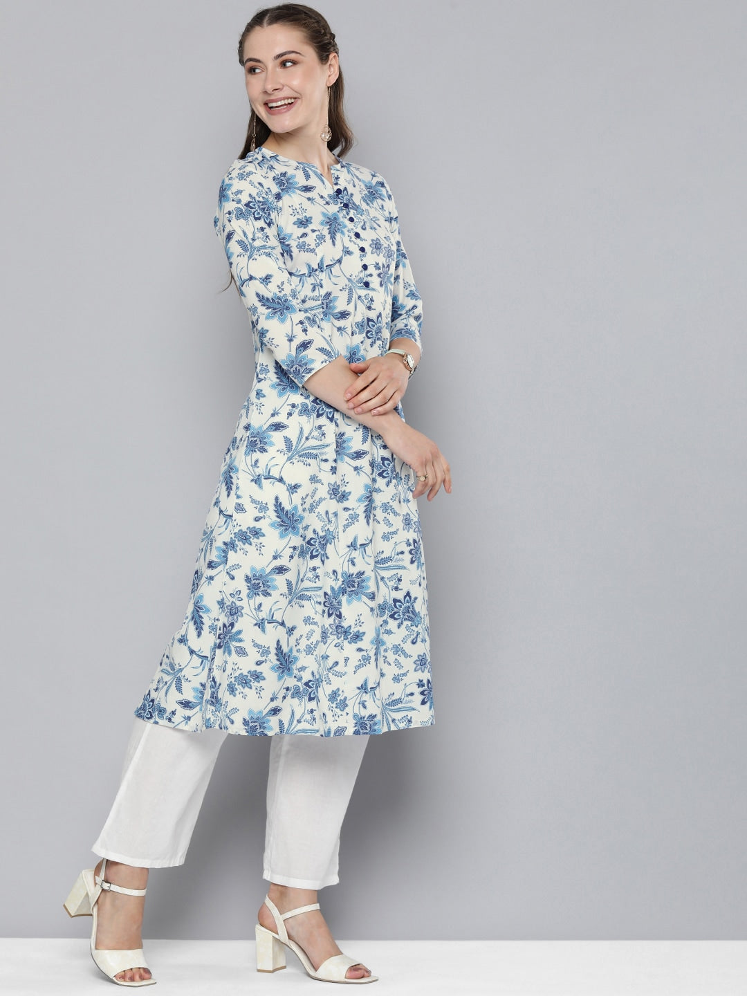 HERE&NOW Women Floral Printed Mandarin Collar Straight Kurta - Distacart