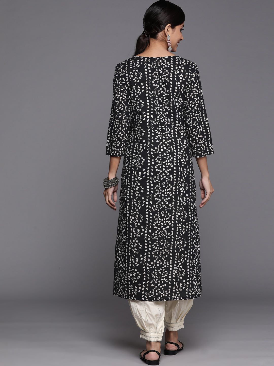 Varanga Black Printed Cotton Kurta Wity Embroidered Yoke - Distacart