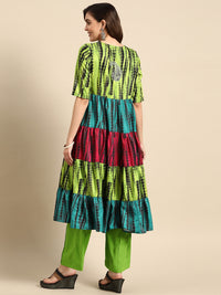 Thumbnail for Sangria Women Green Dyed Tiered Kurta with Palazzos - Distacart