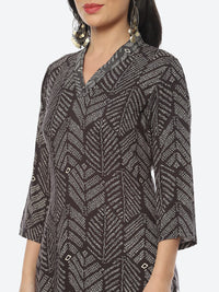 Thumbnail for Biba Women Geometric Printed V-Neck Kurta - Distacart