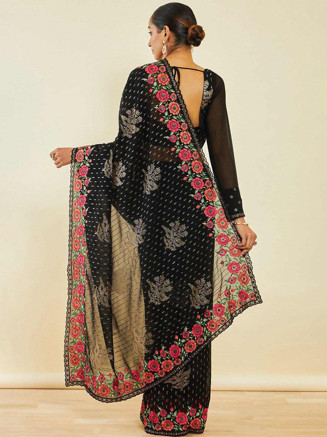 Soch Black & Pink Embellished Sequinned Saree - Distacart