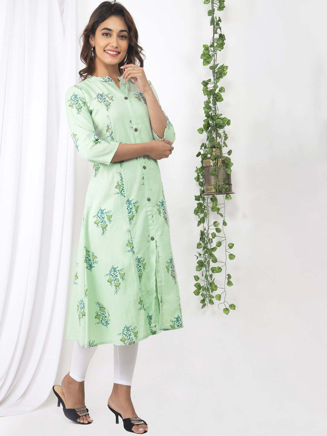 Sangria Green Floral Printed Panelled Cotton Kurta - Distacart