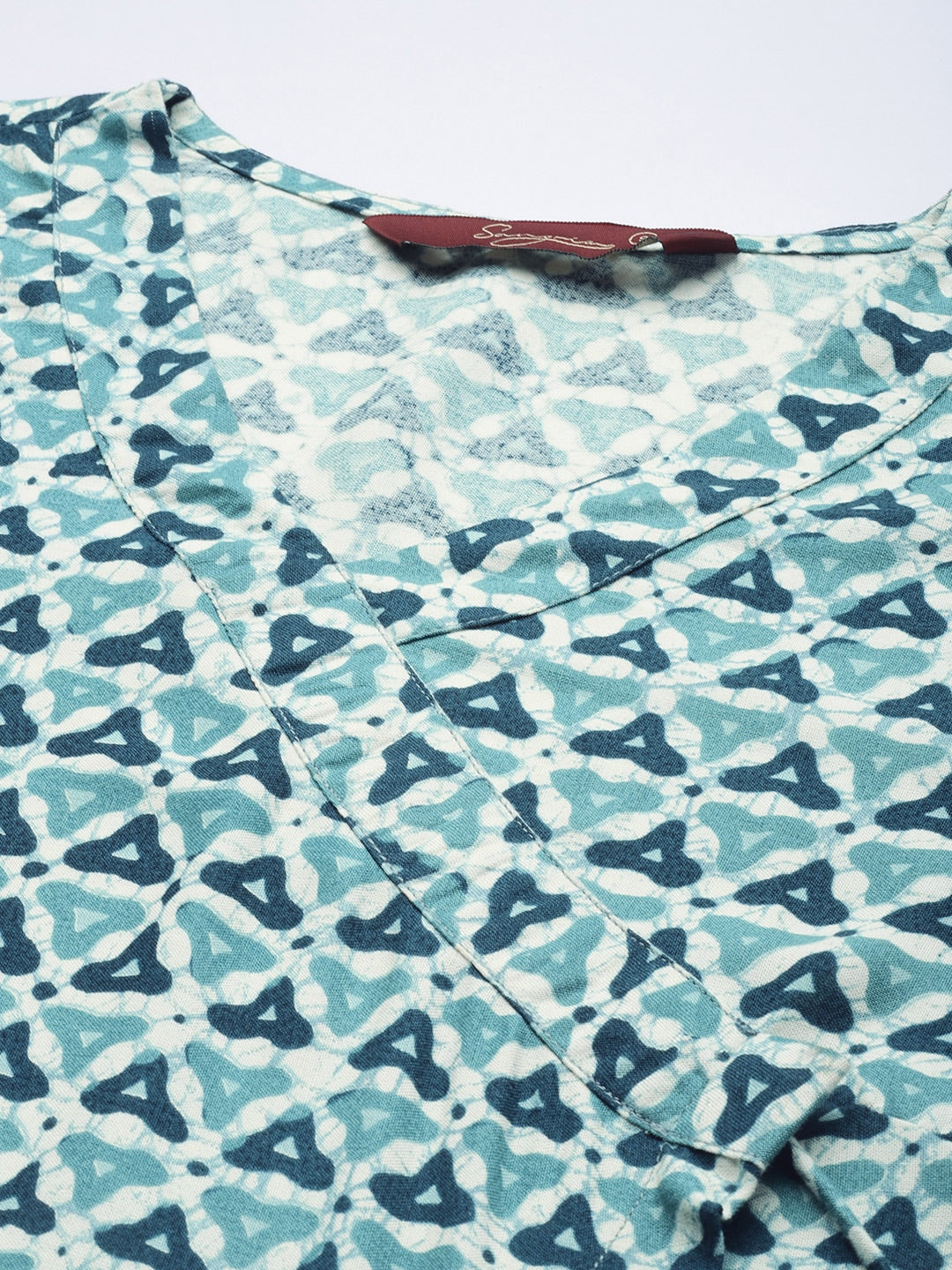 Sangria Women Blue & Off White Geometric Printed Kurta - Distacart