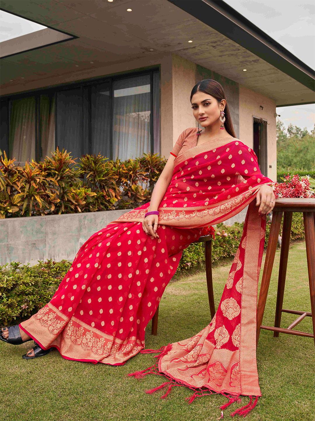 Tikhi Imli Pink Ethnic Motifs Woven Design Zari Saree - Distacart