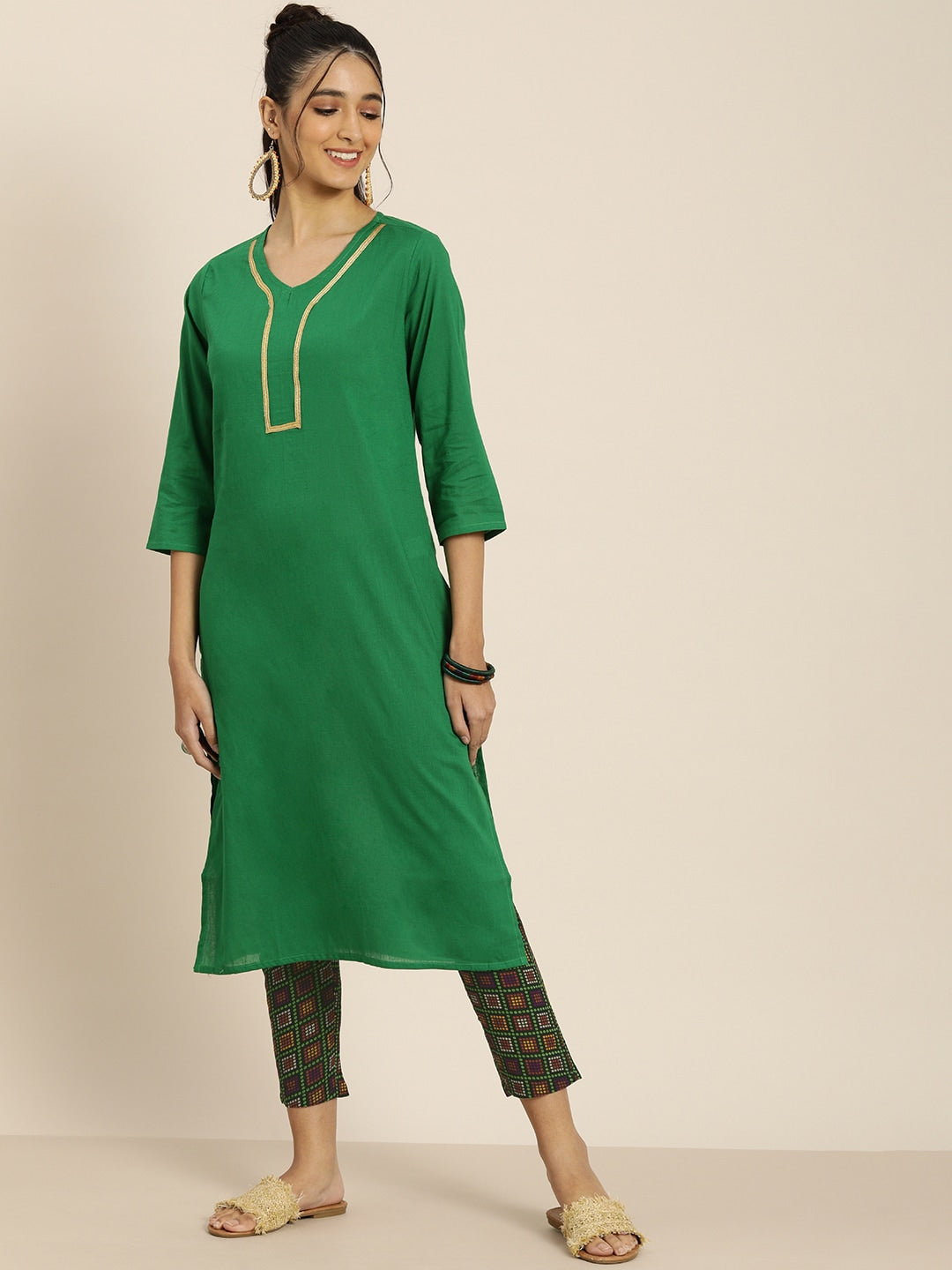 Sangria Women Green Pure Cotton Bandhani Kurta with Trousers - Distacart