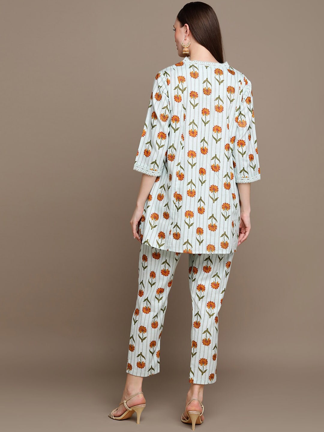 HERE&NOW Floral Printed Lace Inserted V-Neck Kurti with Trousers - Distacart
