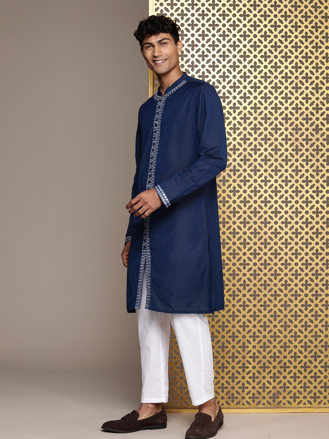 House of Pataudi Men Jashn Embroidered Mirror Work Kurta - Distacart