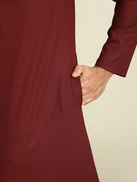 Thumbnail for House of Pataudi Men Maroon Solid Straight Kurta - Distacart