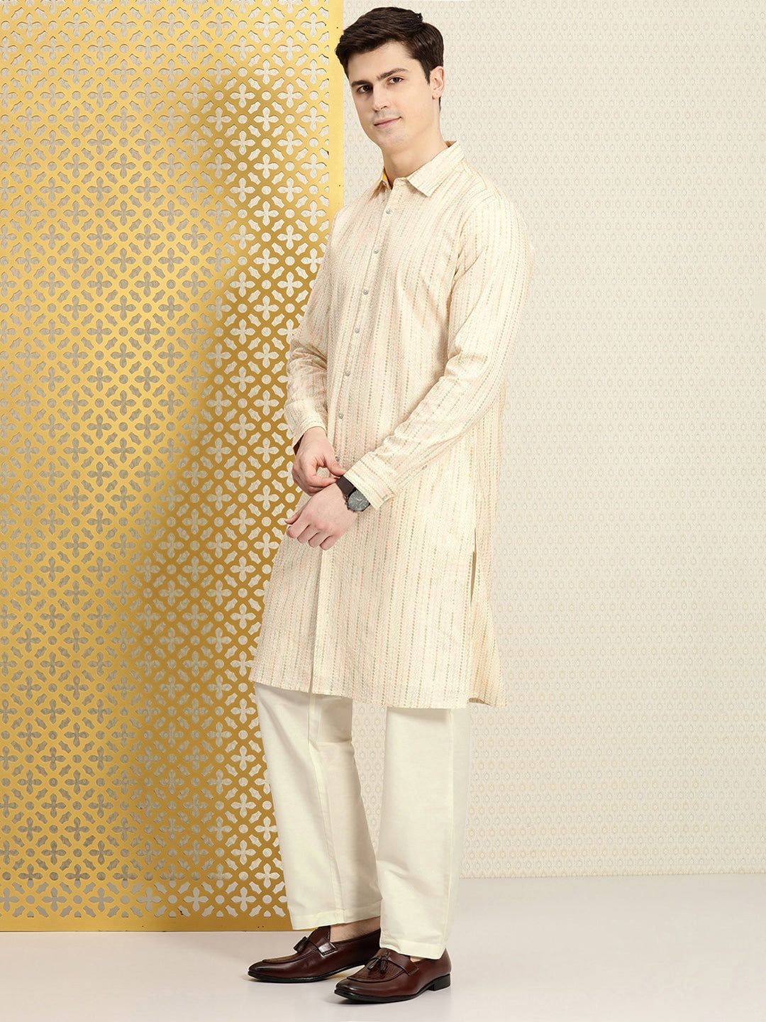 House of Pataudi Men Jashn Embroidered Sequinned Pure Cotton Kurta with Trousers - Distacart