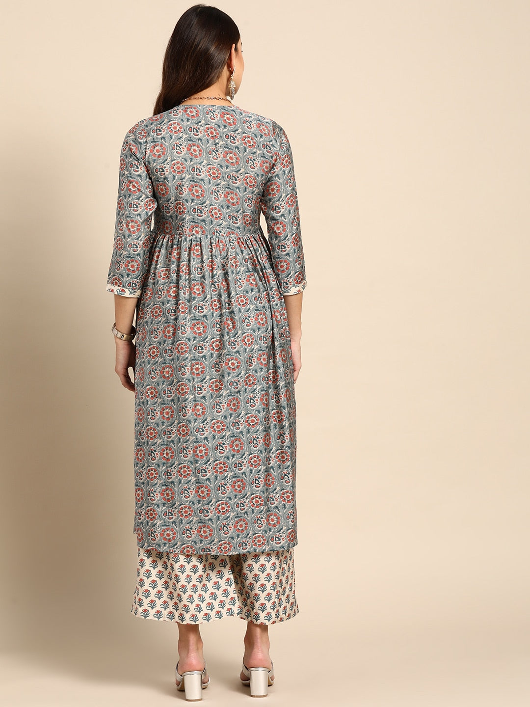Sangria Women Grey Floral Printed Empire Kurta with Trousers - Distacart