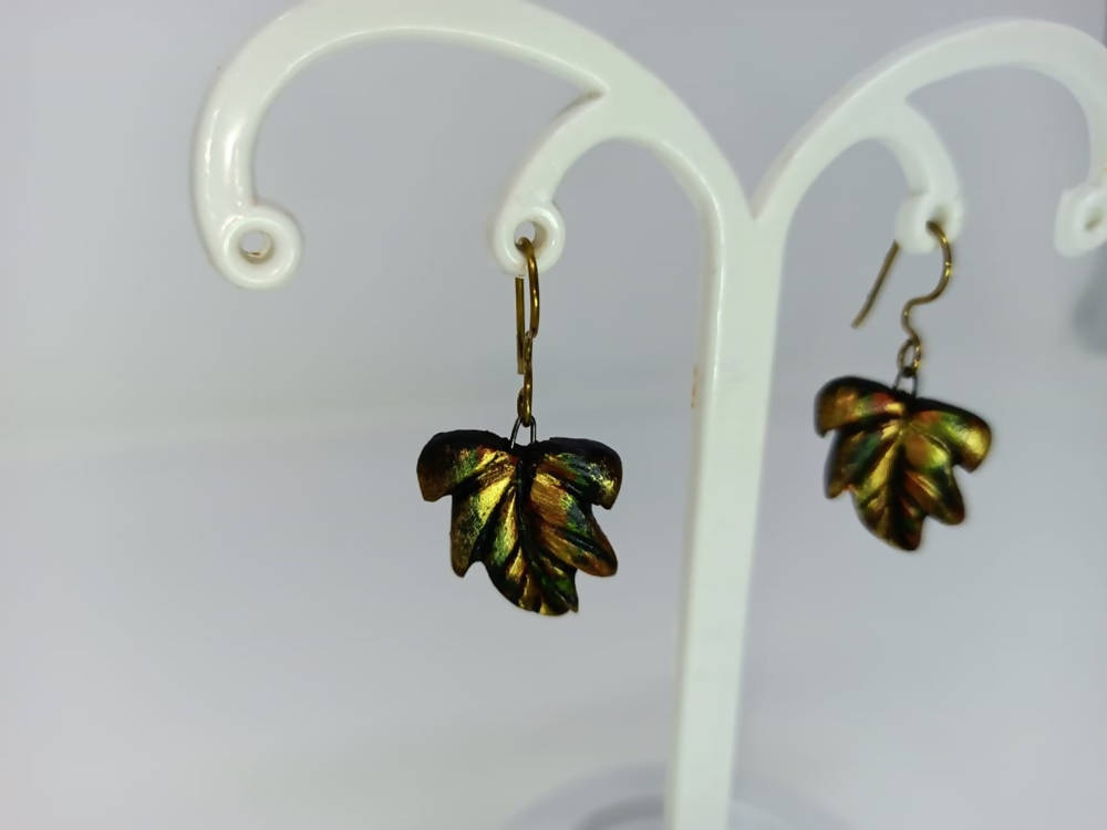 Terracotta Autumn Leaf Green Color Hangings