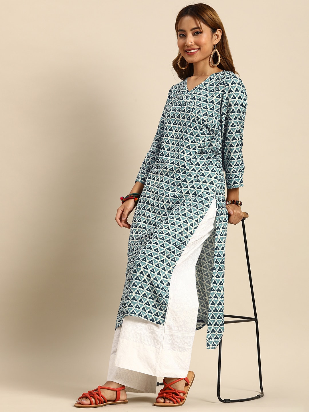 Sangria Women Blue & Off White Geometric Printed Kurta - Distacart