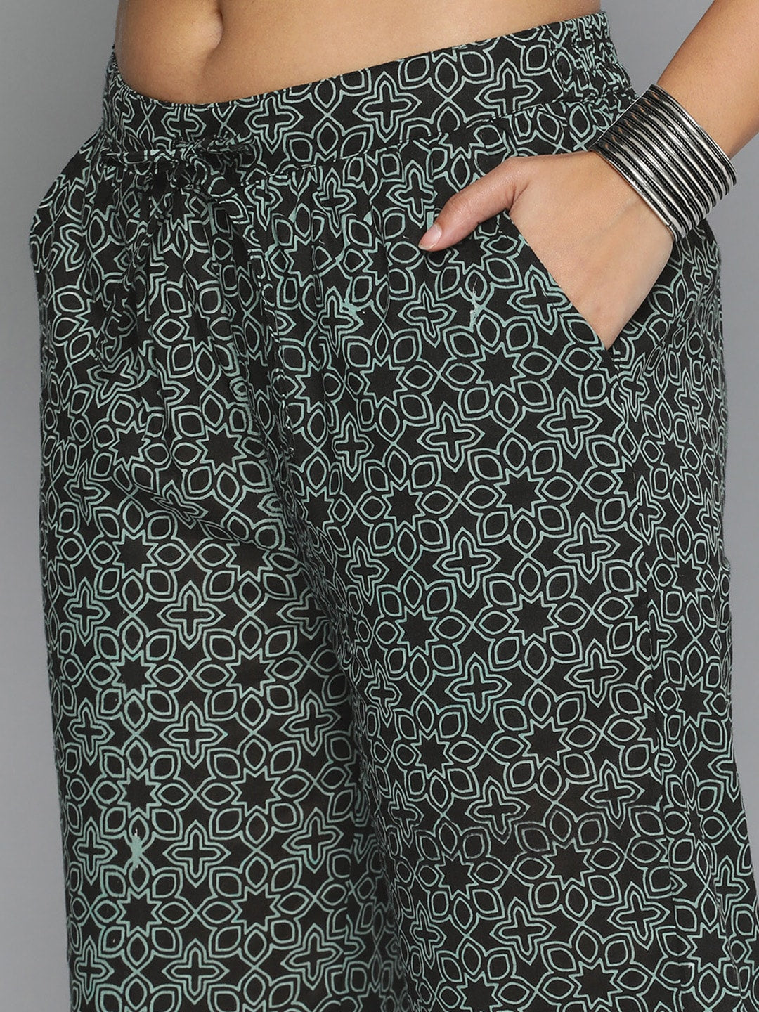 HERE&NOW Women Black & Green Printed Pure Cotton Kurta with Trousers - Distacart