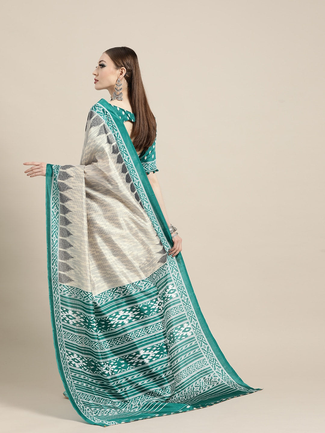 Saree Mall Geometric Silk Blend Saree with Printed border - Distacart