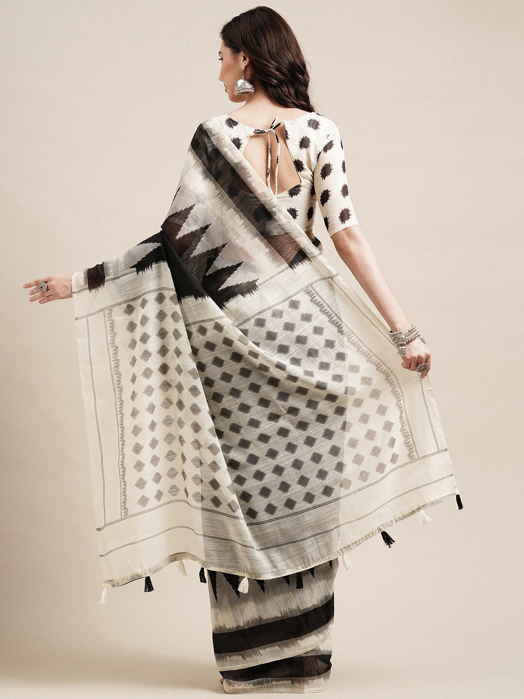Saree Mall Black & White Pure Cotton Saree - Distacart