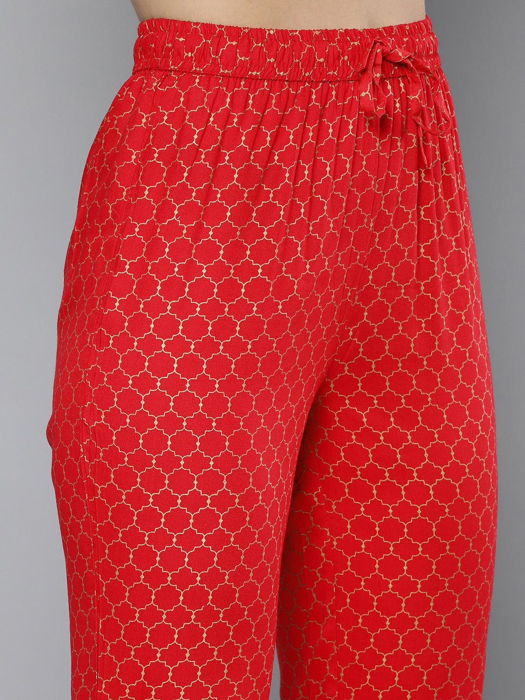 HERE&NOW Floral Yoke Design Regular Thread Work Kurta with Trousers & With Dupatta - Distacart