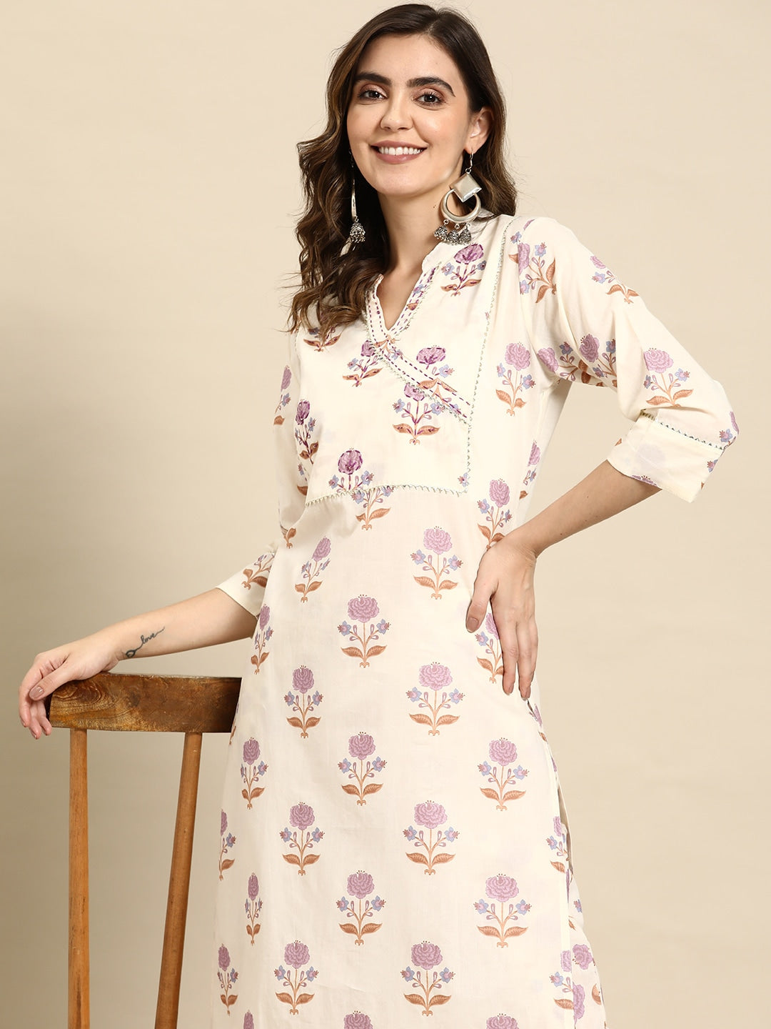 Sangria Women Floral Printed Regular Sequinned Pure Cotton Kurta with Trousers - Distacart