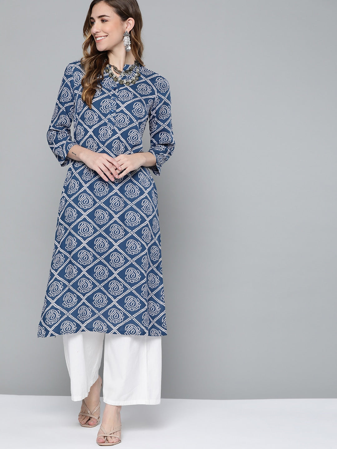 HERE&NOW Women Blue & White Geometric Printed Kurta - Distacart