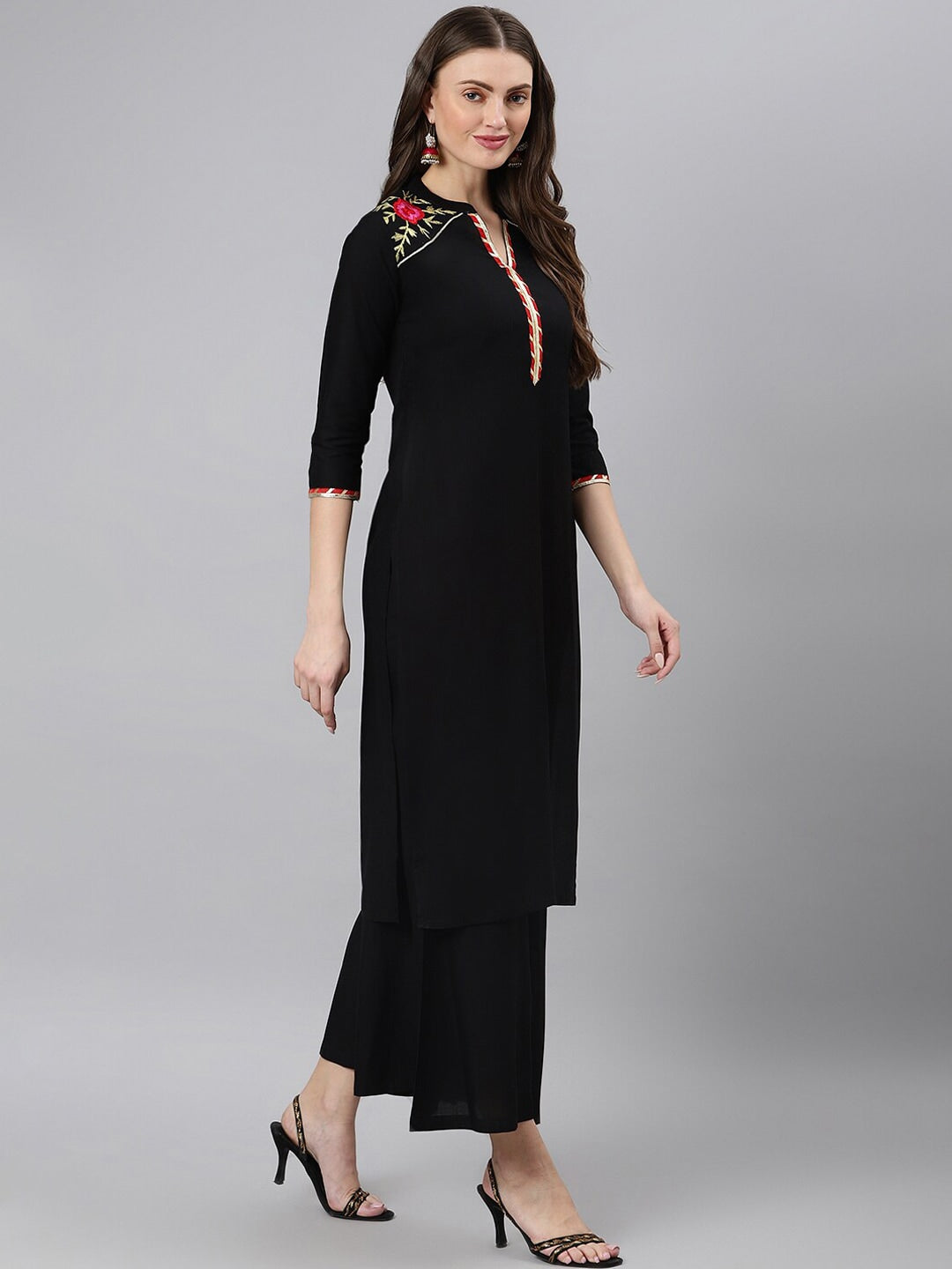 Khushal K Women Black Geometric Thread Work Kurta - Distacart