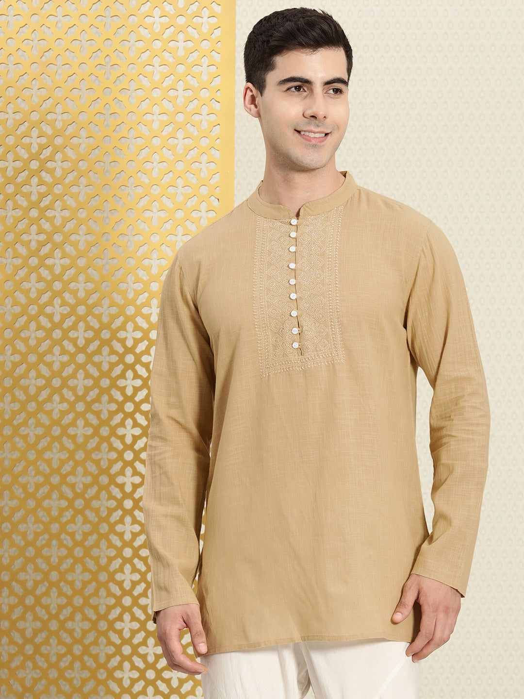 House of Pataudi Men Pure Cotton Solid Chikankari Jashn Short Kurta - Distacart