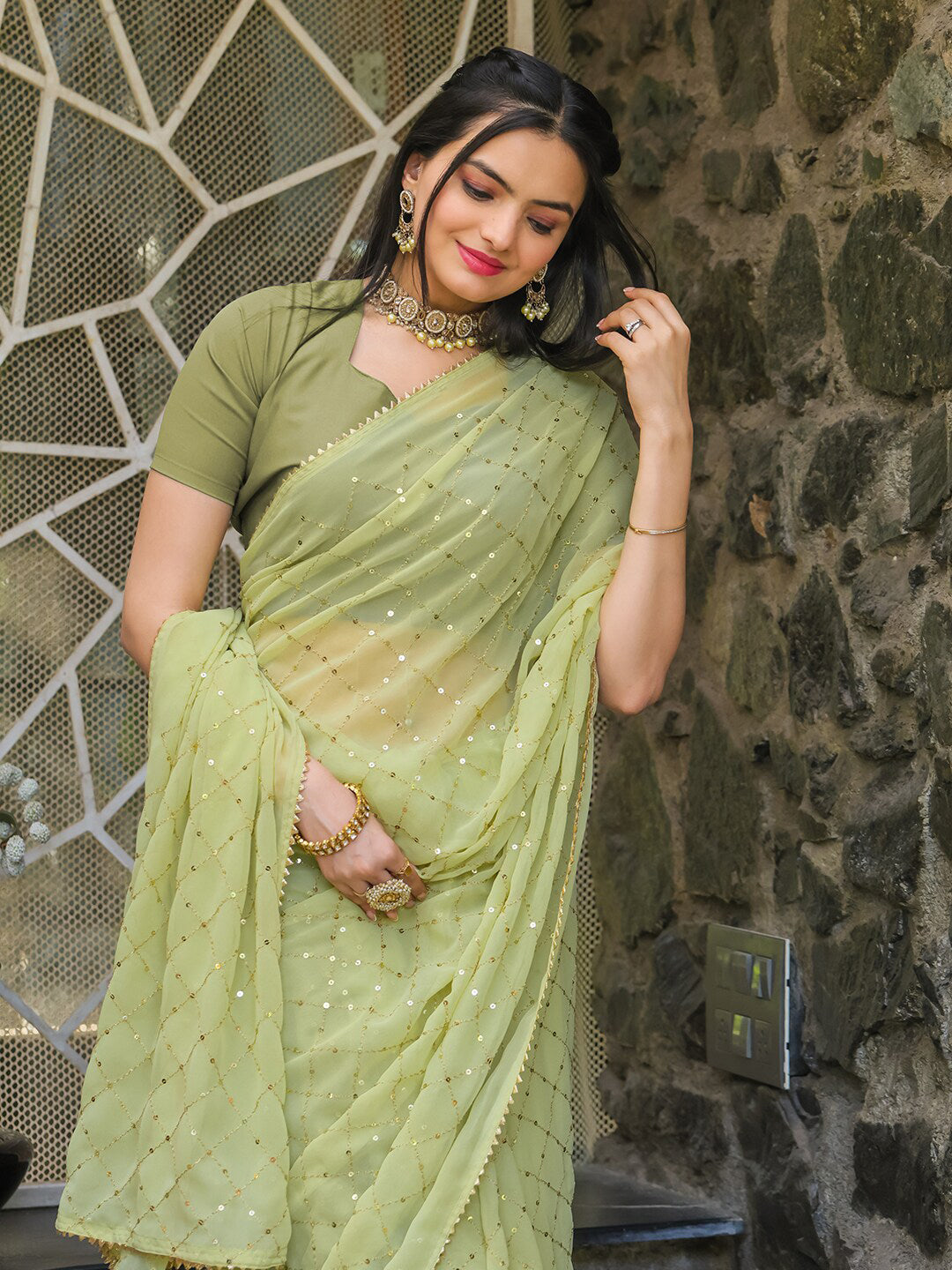 Tikhi Imli Embellished Sequinned Saree - Distacart