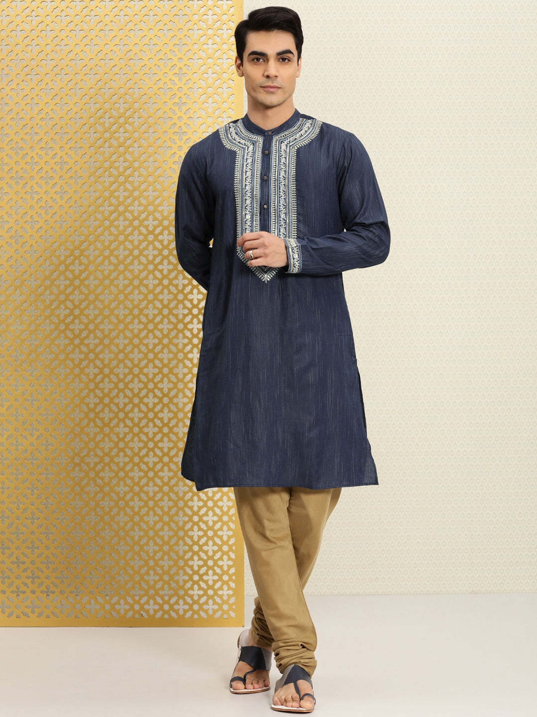 House of Pataudi Men Navy Blue Embroidered Striped Pattern Jashn Kurta - Distacart