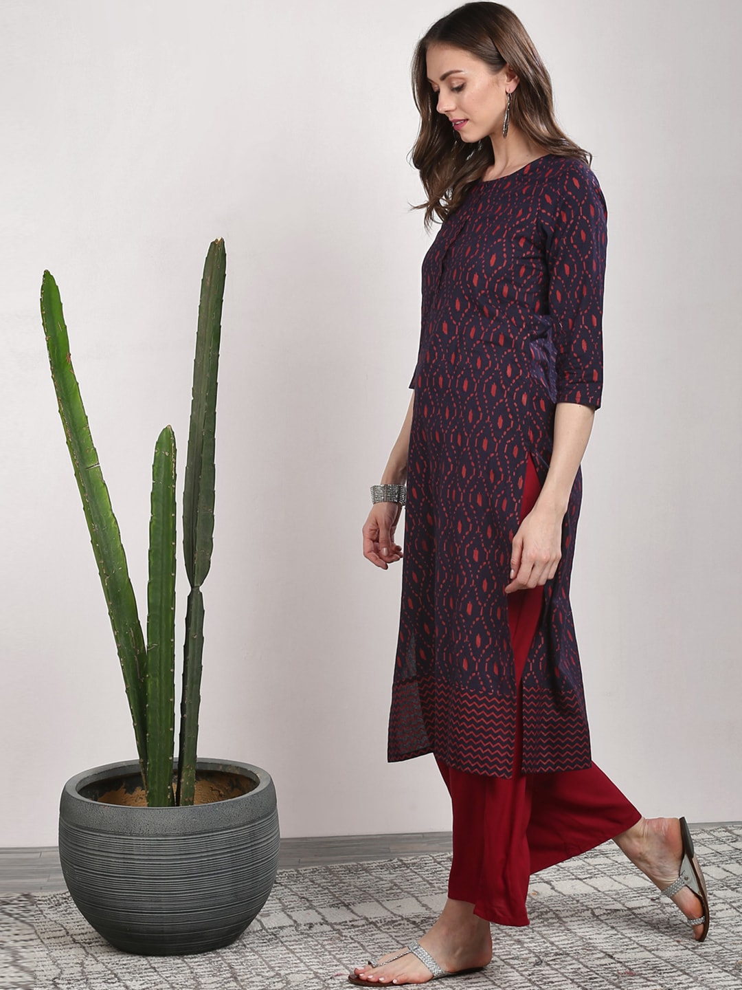 Sangria Women Blue Geometric Printed Straight Kurta - Distacart