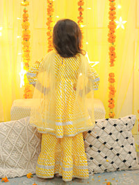 Thumbnail for NOZ2TOZ Kids Pure Cotton Printed Kurta Sharara with Dupatta for Girls - Yellow - Distacart
