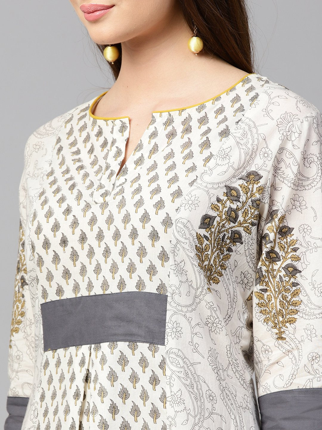 NOZ2TOZ Off White Printed Half Sleeve Cotton A-Line Kurta - Distacart
