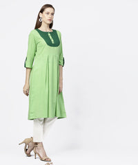 Thumbnail for NOZ2TOZ Solid Green 3/4th Sleeve Flap Style Sleeve A-Line Kurta - Distacart