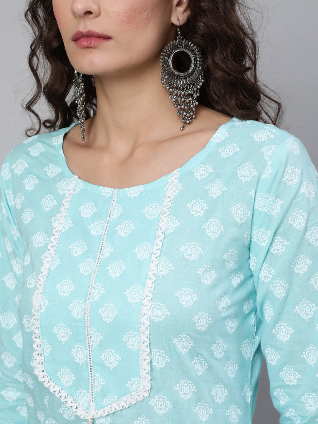 NOZ2TOZ Women Blue Ethnic Printed Straight Kurta With Three Quarter Sleeves - Distacart